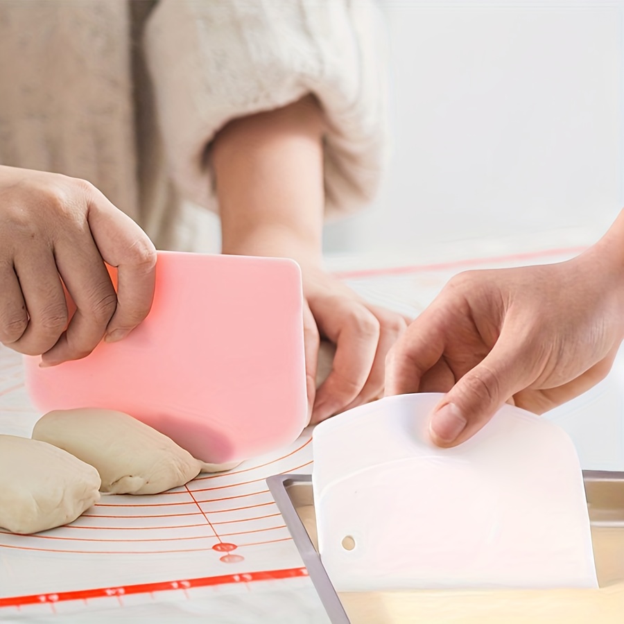 1pc Durable Plastic Baking Scraper, 5.4 Inches, with a Frosted Contact Surface and Smooth Edges. Features a Round Hole Design for Easy Storage. Ideal for Transferring and Cutting Cake, Pastry, Desserts, Bread Dough, and Pastries, as Well as Mixing - Image 2