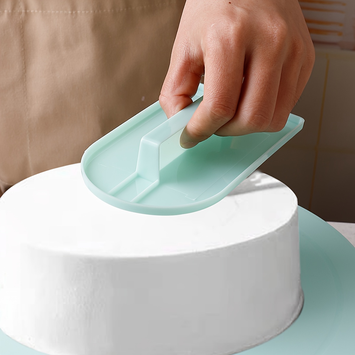 Plastic Cake Smoothing- Durable PP Scraper with Ergonomic Handle, Multifunctional Baking Decoration, Suitable Frosting, Fondant, Cakes- Holidays, Birthdays, Weddings, and Home Kitchens, Thanksgiving