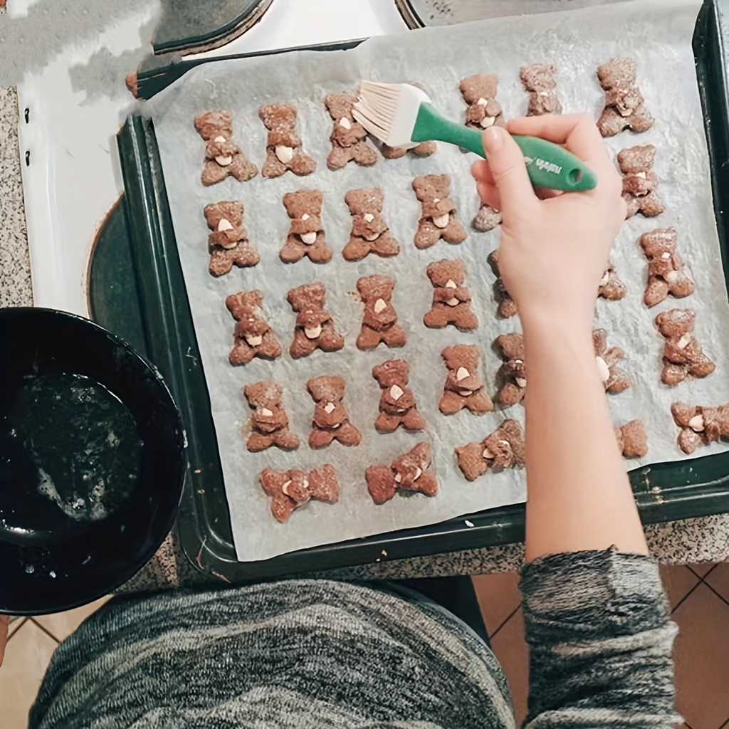 Christmas Hug Bear Cookie Cutters - Stainless Steel, Perfect for Baking Festive Treats - Suitable for Christmas, Halloween, Easter, Hanukkah, Thanksgiving